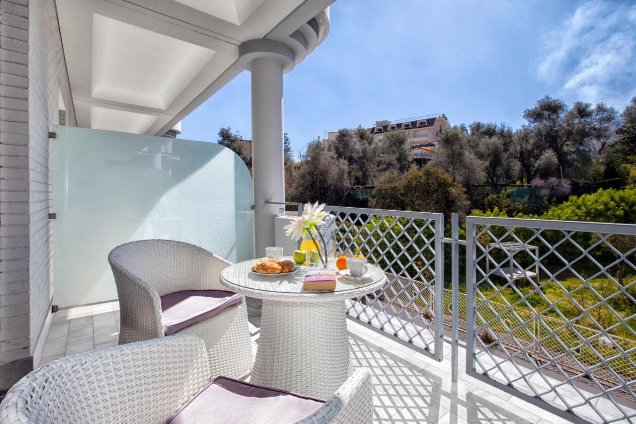 Atlantic Palace Hotel (Adults Only) Sorrento Exterior photo